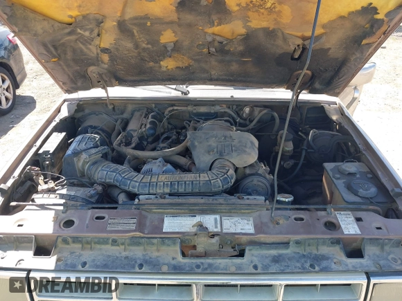 1992 Ford Ranger XLT with VIN 1FTCR10X4NPA94811, listed as a IAAI auction lot 42047550 with 37,763 mi miles. Bid and sale history available at carsss.com. Image 10.