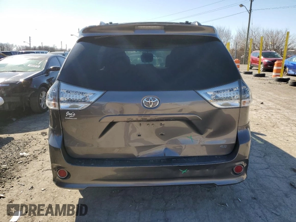 2011 Toyota Sienna SE с VIN 5TDXK3DC5BS117992, выставлен на аукционе Copart как лот 48492725 с пробегом 177 647 миль миль и Списание • Salvage title. История ставок и продаж доступна на DreamBid. Изображение 6.