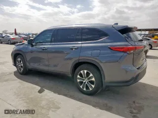 2020 Toyota Highlander XLE with VIN 5TDGZRAH7LS013584, listed as a Copart auction lot 47637525 with 34,100 mi miles and Salvage Title. Bid and sale history available at carsss.com. Image 2.