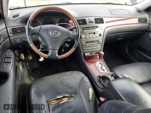 2002 Lexus ES 300 with VIN JTHBF30G825017879, listed as a Copart auction lot 81544894 with 245,783 mi miles and Salvage Title. Bid and sale history available at DreamBid. Image 8.