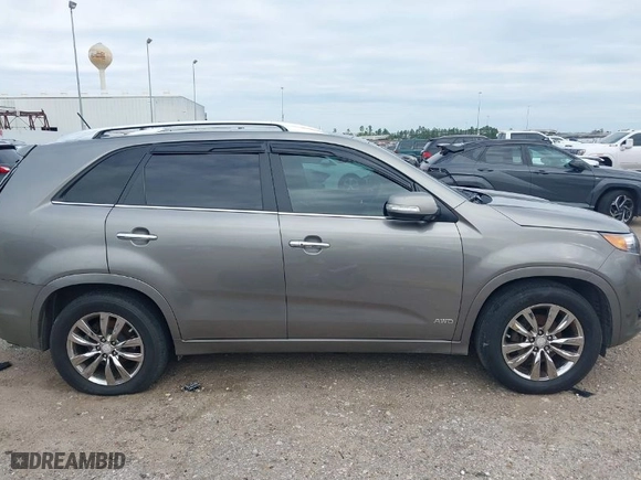2013 Kia Sorento SX with VIN 5XYKWDA25DG395033, listed as a IAAI auction lot 41218665 with 146,591 mi miles. Bid and sale history available at carsss.com. Image 14.