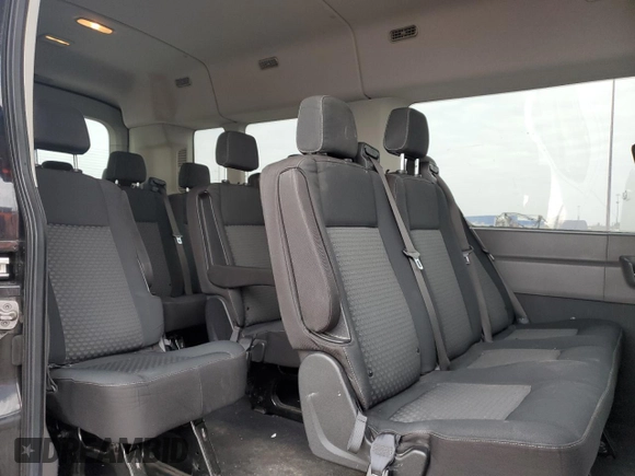 2020 Ford Transit Passenger XL z VIN 1FBAX2C86LKA40321, wystawiony jako Copart lot #44990275 z przebiegiem 156 209 mil mil oraz Czysty tytuł • Clean title. Historia ofert i sprzedaży dostępna na DreamBid. Obrazek 11.