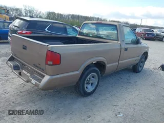 1996 Chevrolet S-10 with VIN 1GCCS1441T8106537, listed as a IAAI auction lot 42047330 with 150,000 mi miles and . Bid and sale history available at DreamBid. Image 4.