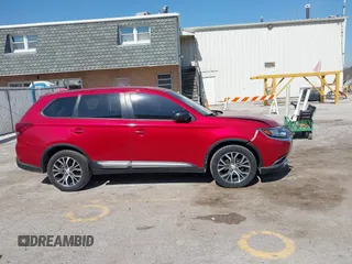 2018 Mitsubishi Outlander ES z VIN JA4AD2A39JZ055230, wystawiony jako IAAI lot #41786868 z przebiegiem 95 597 mil mil oraz . Historia ofert i sprzedaży dostępna na DreamBid. Obrazek 13.