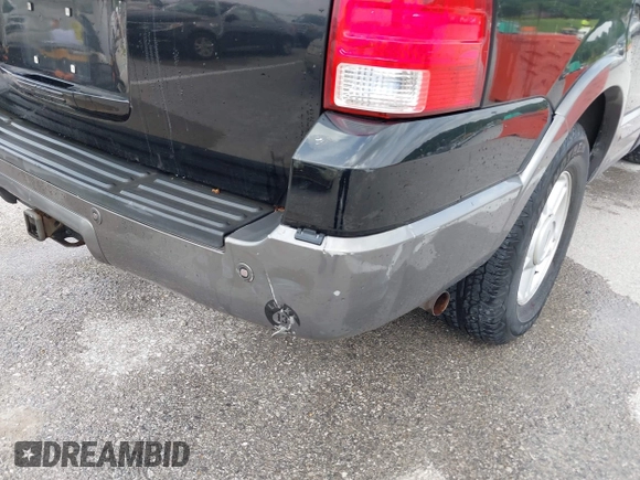 2004 Ford Expedition Special Service with VIN 1FMFU16L64LA12109, listed as a IAAI auction lot 42279053 with 210,236 mi miles and . Bid and sale history available at DreamBid. Image 6.