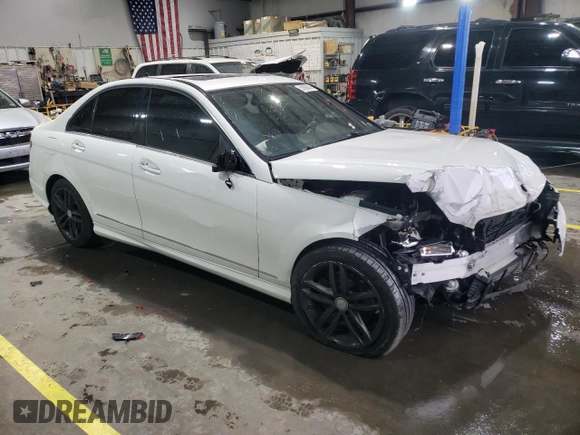 2014 Mercedes-Benz C 250 Sport z VIN WDDGF4HB1EA938087, wystawiony jako Copart lot #51686845 z przebiegiem 92 879 mil mil oraz Szkoda całkowita • Salvage title. Historia ofert i sprzedaży dostępna na DreamBid. Obrazek 4.