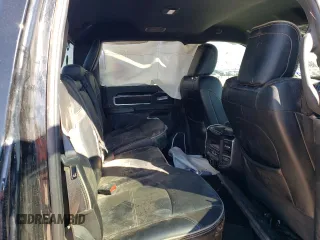 2022 Ram 2500 Laramie z VIN 3C6UR5FJ2NG144079, wystawiony jako Copart lot #68461813 z przebiegiem 155 979 mil mil oraz Nie do naprawy • Non repairable. Historia ofert i sprzedaży dostępna na DreamBid. Obrazek 10.