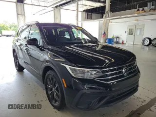 2024 Volkswagen Tiguan SE с VIN 3VV3B7AX0RM097417, выставлен на аукционе IAAI как лот 42850740 с пробегом 27 759 миль миль и . История ставок и продаж доступна на DreamBid. Изображение 21.