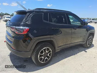 2024 Jeep Compass Trailhawk with VIN 3C4NJDDNXRT137253, listed as a Copart auction lot 56059935 with 31,615 mi miles and Clean title. Bid and sale history available at DreamBid. Image 3.