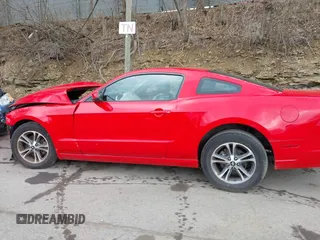 2014 Ford Mustang V6 z VIN 1ZVBP8AM3E5271971, wystawiony jako IAAI lot #42145670 z przebiegiem 77 466 mil mil oraz . Historia ofert i sprzedaży dostępna na DreamBid. Obrazek 15.