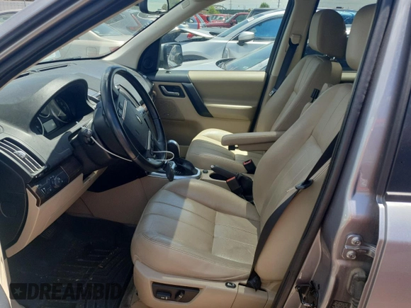 2011 Land Rover LR2 HSE z VIN SALFR2BN0BH269858, wystawiony jako Copart lot #60857575 z przebiegiem 114 175 mil mil oraz Szkoda całkowita • Salvage title. Historia ofert i sprzedaży dostępna na DreamBid. Obrazek 7.