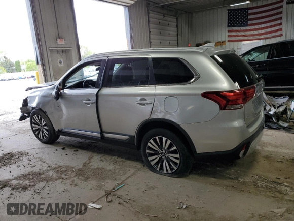 2020 Mitsubishi Outlander ES z VIN JA4AZ3A35LZ017231, wystawiony jako Copart lot #57360935 z przebiegiem 99 836 mil mil oraz Czysty tytuł • Clean title. Historia ofert i sprzedaży dostępna na DreamBid. Obrazek 2.
