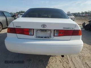 2001 Toyota Camry CE with VIN 4T1BG22K81U850947, listed as a Copart auction lot 50957805 with 159,557 mi miles and Non Repairable. Bid and sale history available at DreamBid. Image 6.