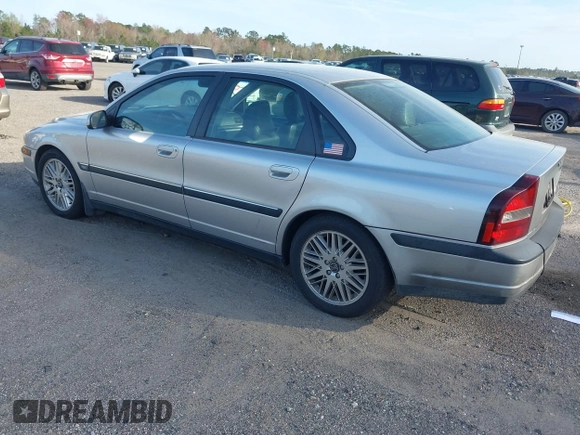 2000 Volvo S80 with VIN YV1TS90D4Y1126795, listed as a IAAI auction lot 41702262 with 116,955 mi miles. Bid and sale history available at carsss.com. Image 3.