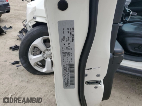 2020 Jeep Compass Latitude with VIN 3C4NJDBB1LT112466, listed as a Copart auction lot 57363495 with 40,155 mi miles and Salvage title. Bid and sale history available at DreamBid. Image 13.