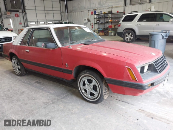 1982 Ford Mustang z VIN 1FABP10A9CF188186, wystawiony jako IAAI lot #42399298 z przebiegiem 88 424 mil mil oraz . Historia ofert i sprzedaży dostępna na DreamBid. Obrazek 1.
