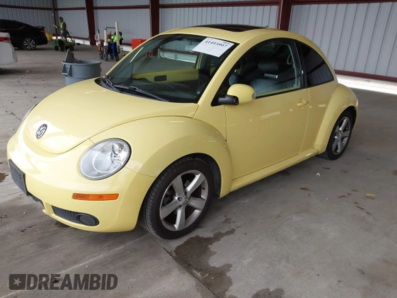 2006 Volkswagen Beetle z VIN 3VWSR31C26M406972, wystawiony jako IAAI lot #41493997 z przebiegiem 222 115 mil mil oraz . Historia ofert i sprzedaży dostępna na DreamBid. Obrazek 17.