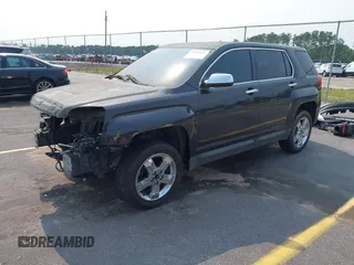2013 GMC Terrain SLT z VIN 2GKFLWE31D6120642, wystawiony jako IAAI lot #42409573 z przebiegiem 148 224 mil mil oraz . Historia ofert i sprzedaży dostępna na DreamBid. Obrazek 2.