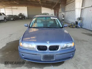 2002 BMW 3 Series 325i with VIN WBAEV33462KL78187, listed as a Copart auction lot 43012705 with 165,262 mi miles and Clean Title. Bid and sale history available at carsss.com. Image 5.