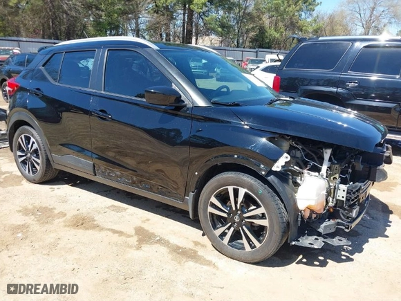 2018 Nissan Kicks SV with VIN 3N1CP5CU6JL518464, listed as a IAAI auction lot 41801091 with 72,365 mi miles. Bid and sale history available at carsss.com. Image 1.