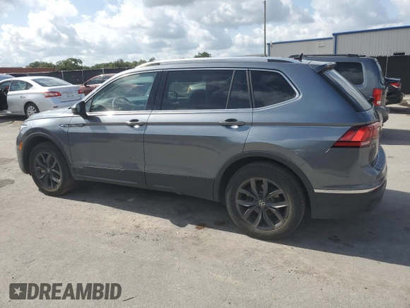 2023 Volkswagen Tiguan SE z VIN 3VV3B7AX5PM082280, wystawiony jako Copart lot #59896235 z przebiegiem 21 791 mil mil oraz Szkoda całkowita • Salvage title. Historia ofert i sprzedaży dostępna na DreamBid. Obrazek 2.
