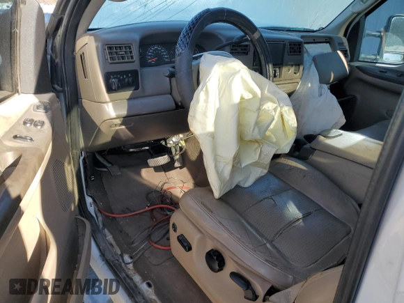 2003 Ford Super Duty F-250 XL with VIN 1FTNX21F13EA76107, listed as a Copart auction lot 76570354 with 0 mi miles and Salvage Title. Bid and sale history available at carsss.com. Image 8.