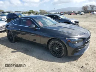 2024 Mercedes-Benz CLE 300 z VIN W1KMJ4HBXRF009607, wystawiony jako Copart lot #49738985 z przebiegiem 7 557 mil mil oraz Szkoda całkowita • Salvage title. Historia ofert i sprzedaży dostępna na DreamBid. Obrazek 4.