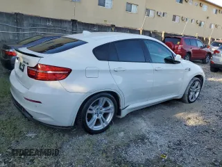 2013 BMW X6 M with VIN 5YMGZ0C55DLL29980, listed as a Copart auction lot 70687694 with 131,842 mi miles and Salvage Title. Bid and sale history available at carsss.com. Image 3.