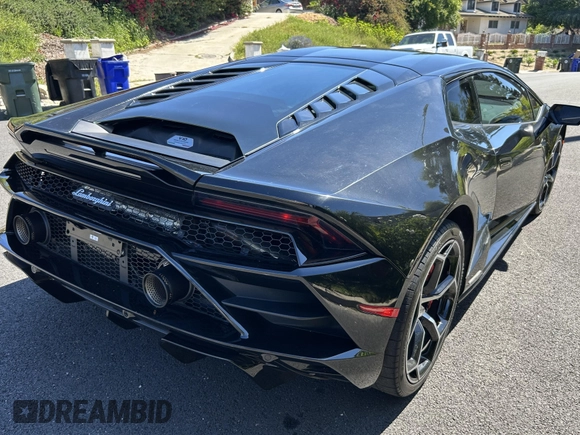 2021 Lamborghini Huracan z VIN ZHWUF5ZFXMLA16208, wystawiony jako IAAI lot #42254891 z przebiegiem 13 545 mil mil oraz . Historia ofert i sprzedaży dostępna na DreamBid. Obrazek 4.