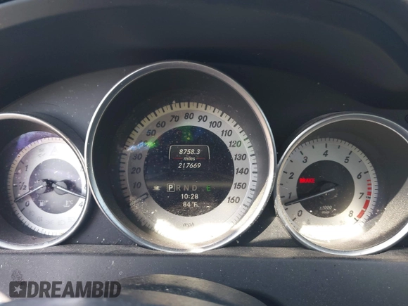2013 Mercedes-Benz C 300 Sport z VIN WDDGF8AB9DR295926, wystawiony jako IAAI lot #42256993 z przebiegiem 217 669 mil mil oraz . Historia ofert i sprzedaży dostępna na DreamBid. Obrazek 7.