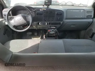 2006 Ford F-250 XL z VIN 1FTSW21536EB81894, wystawiony jako Copart lot #45573005 z przebiegiem 65 722 mil mil oraz Szkoda całkowita • Salvage title. Historia ofert i sprzedaży dostępna na DreamBid. Obrazek 8.