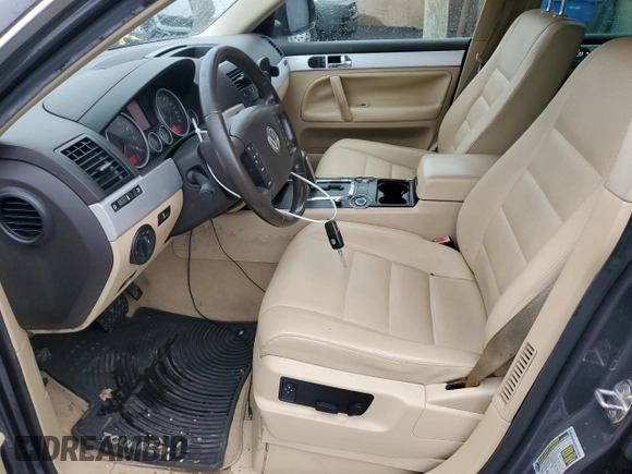 2008 Volkswagen Touareg V6 with VIN WVGBE77LX8D045580, listed as a Copart auction lot 51677485 with 108,062 mi miles and Clean title. Bid and sale history available at DreamBid. Image 7.