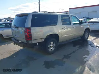 2010 Chevrolet Suburban LT with VIN 1GNUKJE35AR260614, listed as a IAAI auction lot 41835589 with 225,255 mi miles. Bid and sale history available at carsss.com. Image 4.