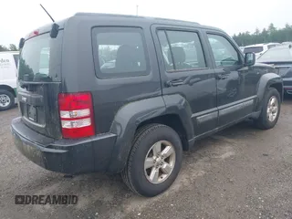 2011 Jeep Liberty Sport Jet z VIN 1J4PN2GK5BW585901, wystawiony jako IAAI lot #42459500 z przebiegiem 149 041 mil mil oraz . Historia ofert i sprzedaży dostępna na DreamBid. Obrazek 4.