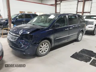 2016 Chrysler Town & Country Touring with VIN 2C4RC1BG2GR305711, listed as a IAAI auction lot 41984947 with 206,360 mi miles. Bid and sale history available at carsss.com. Image 17.
