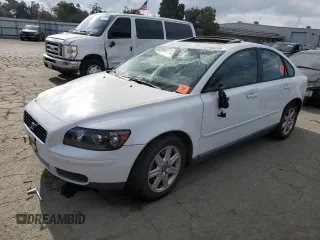 2007 Volvo S40 2.4L with VIN YV1MS382472316321, listed as a Copart auction lot 43195895 with 242,297 mi miles and Salvage Title. Bid and sale history available at carsss.com. Image 1.
