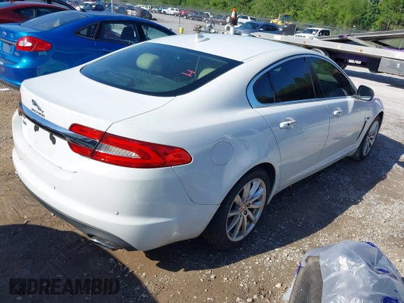 2015 Jaguar XF T Premium z VIN SAJWA0FS0FPU42472, wystawiony jako IAAI lot #42230649 z przebiegiem Nie podano mil oraz . Historia ofert i sprzedaży dostępna na DreamBid. Obrazek 4.