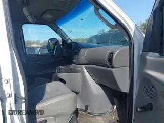 2008 Ford Econoline Cargo Commercial z VIN 1FTSE34L68DA76326, wystawiony jako IAAI lot #42059521 z przebiegiem Nie podano mil oraz . Historia ofert i sprzedaży dostępna na DreamBid. Obrazek 5.