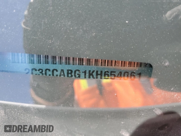 2019 Chrysler 300 S z VIN 2C3CCABG1KH654061, wystawiony jako Copart lot #47137005 z przebiegiem 109 896 mil mil oraz Szkoda całkowita • Salvage title. Historia ofert i sprzedaży dostępna na DreamBid. Obrazek 14.