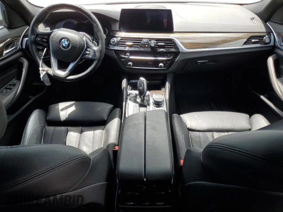 2019 BMW 5 Series 530i z VIN WBAJA5C54KWW26606, wystawiony jako Copart lot #53688285 z przebiegiem 43 454 mil mil oraz Nie do naprawy • Non repairable. Historia ofert i sprzedaży dostępna na DreamBid. Obrazek 8.