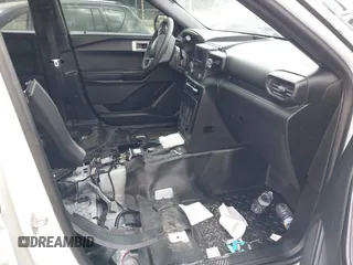 2021 Ford Police Interceptor Utility z VIN 1FM5K8AB1MGB54109, wystawiony jako IAAI lot #41694271 z przebiegiem 90 073 mil mil oraz . Historia ofert i sprzedaży dostępna na DreamBid. Obrazek 5.