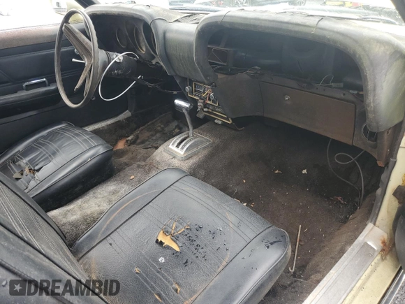 1970 Ford Mustang z VIN 0F03F162390, wystawiony jako Copart lot #60489935 z przebiegiem 99 932 mil mil oraz Czysty tytuł • Clean title. Historia ofert i sprzedaży dostępna na DreamBid. Obrazek 8.