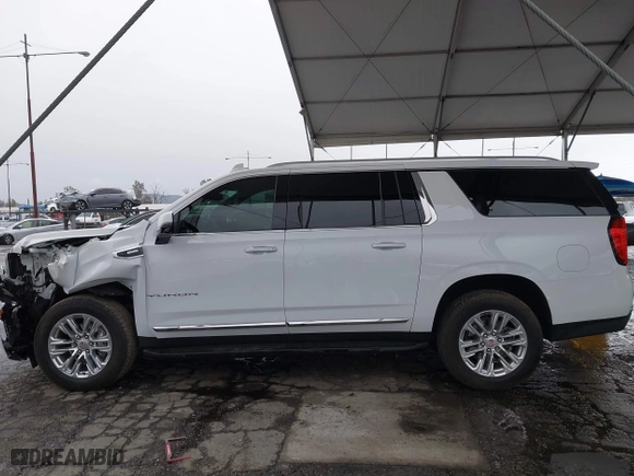 2022 GMC Yukon XL SLT with VIN 1GKS2GKD6NR328395, listed as a IAAI auction lot 41789208 with 24,797 mi miles. Bid and sale history available at carsss.com. Image 14.
