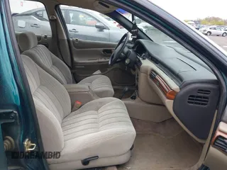 1994 Chrysler Concorde z VIN 2C3HL56F2RH335776, wystawiony jako IAAI lot #41899573 z przebiegiem 109 690 mil mil oraz . Historia ofert i sprzedaży dostępna na DreamBid. Obrazek 5.