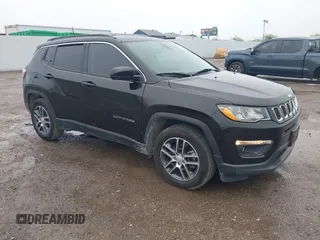 2020 Jeep Compass Latitude z VIN 3C4NJCBB2LT162156, wystawiony jako IAAI lot #41954922 z przebiegiem 41 426 mil mil oraz . Historia ofert i sprzedaży dostępna na DreamBid. Obrazek 1.