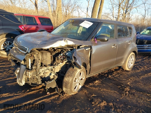 2016 Kia Soul with VIN KNDJN2A21G7283589, listed as a IAAI auction lot 41439464 with 135,000 mi miles. Bid and sale history available at carsss.com. Image 2.