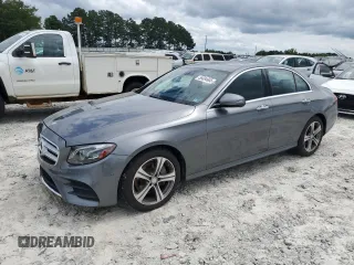 2017 Mercedes-Benz E 300 Luxury с VIN WDDZF4KB2HA187054, выставлен на аукционе Copart как лот 59384905 с пробегом 125 166 миль миль и Списание • Salvage title. История ставок и продаж доступна на DreamBid. Изображение 1.