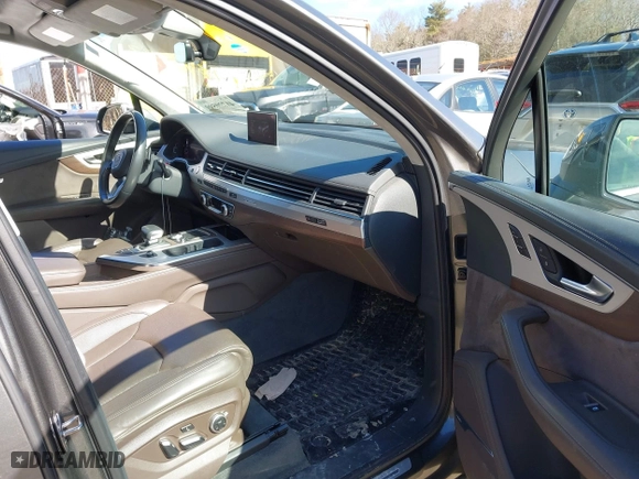 2019 Audi Q7 Prestige with VIN WA1VAAF70KD013429, listed as a IAAI auction lot 41739599 with 73,944 mi miles. Bid and sale history available at carsss.com. Image 5.