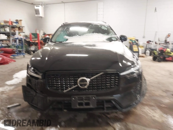 2024 Volvo XC60 Plus Dark Theme z VIN YV4L12RL8R1823184, wystawiony jako IAAI lot #41388918 z przebiegiem 25 299 mil mil oraz . Historia ofert i sprzedaży dostępna na DreamBid. Obrazek 12.
