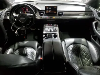 2017 Audi S8 z VIN WUAJ5AFD4HN901296, wystawiony jako Copart lot #44347595 z przebiegiem 80 045 mil mil oraz Czysty tytuł • Clean title. Historia ofert i sprzedaży dostępna na DreamBid. Obrazek 8.